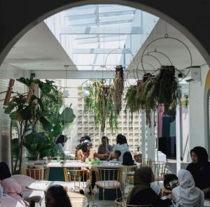 cafe instagramable di bandung , konsep tempat nongkrong sederhana