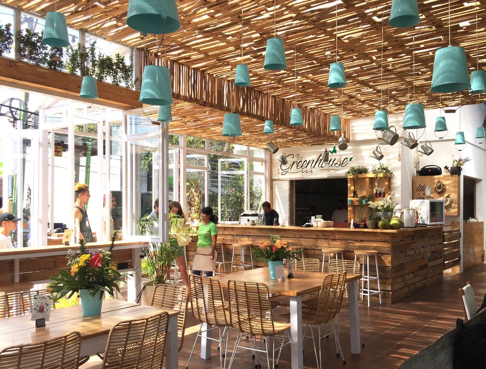 Desain cafe sederhana ala greenhouse