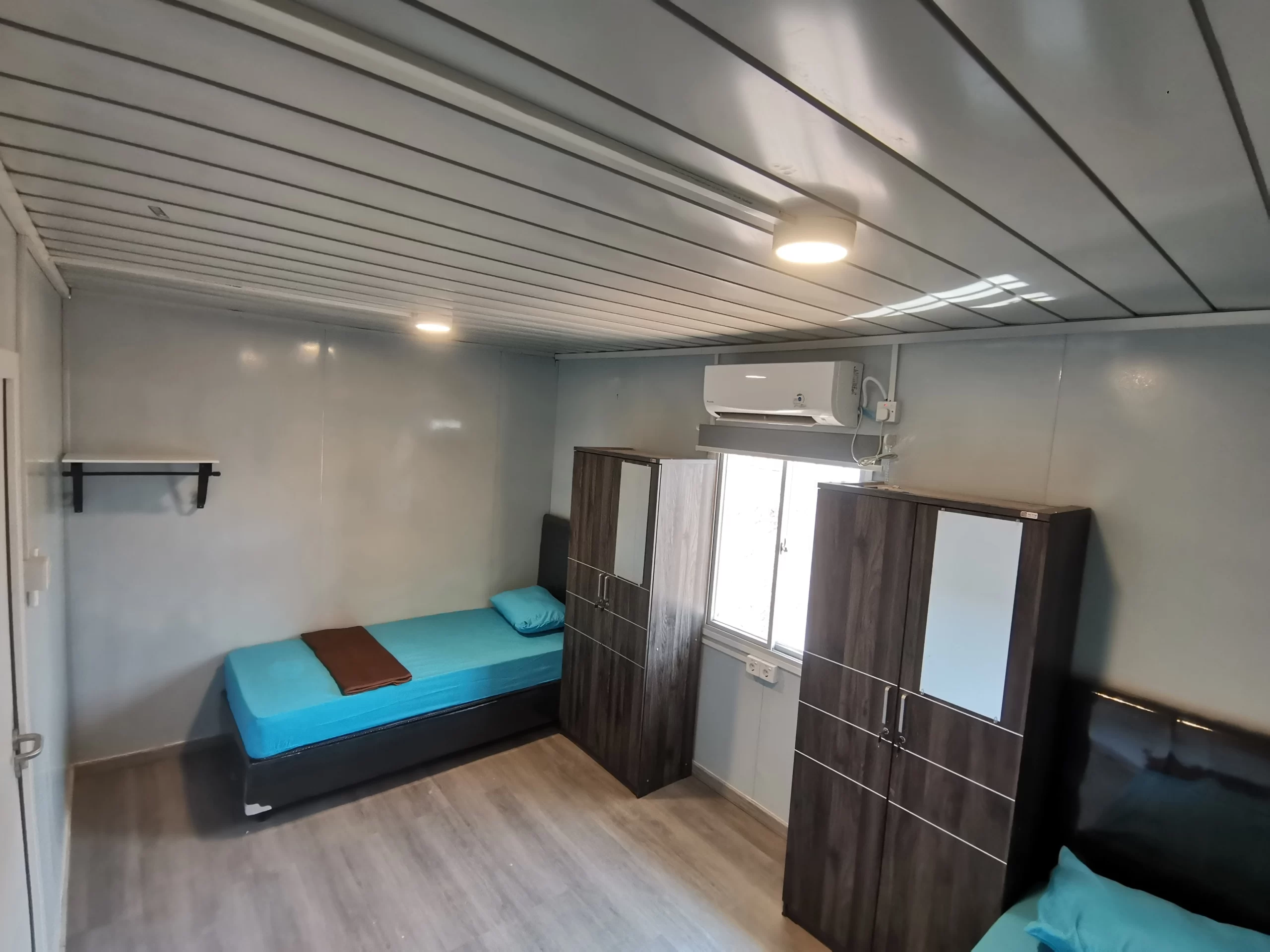 Desain Kamar Kontainer Interior 5 scaled