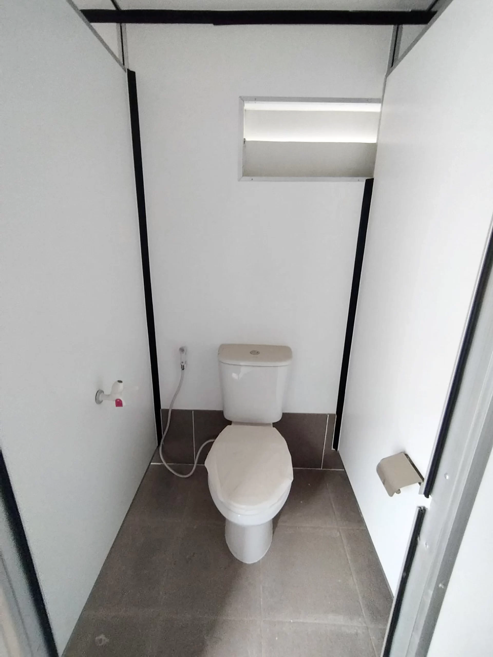 Kontainer Modifikasi Toilet Indoor 2