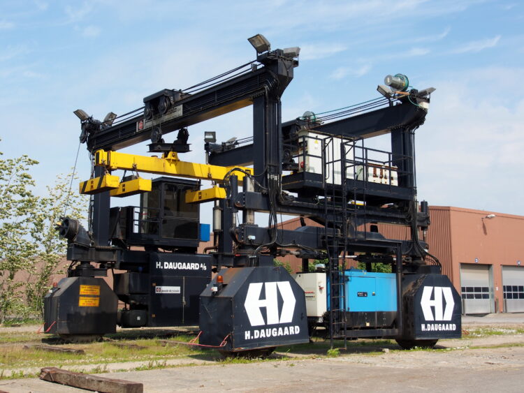 Rubber Tyred Gantry (RTG)