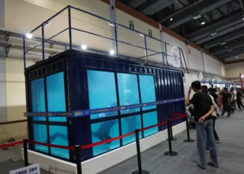 Kolam Renang dari Kontainer