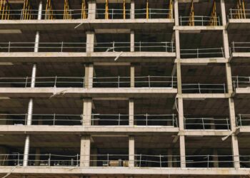 Mess Pabrik dari Konstruksi Modular dan Light Gauge Steel