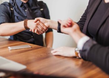 Consignee Adalah Arti dan Fungsi Dalam Logistik