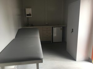 Fasilitas P3k di Tempat Kerja, first aid room container, first aid rooms, first aid container, klinik container, klinik kontainer, ugd container, igd container