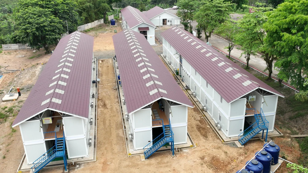 Rumah Modular Dibuat 2 Lantai 4