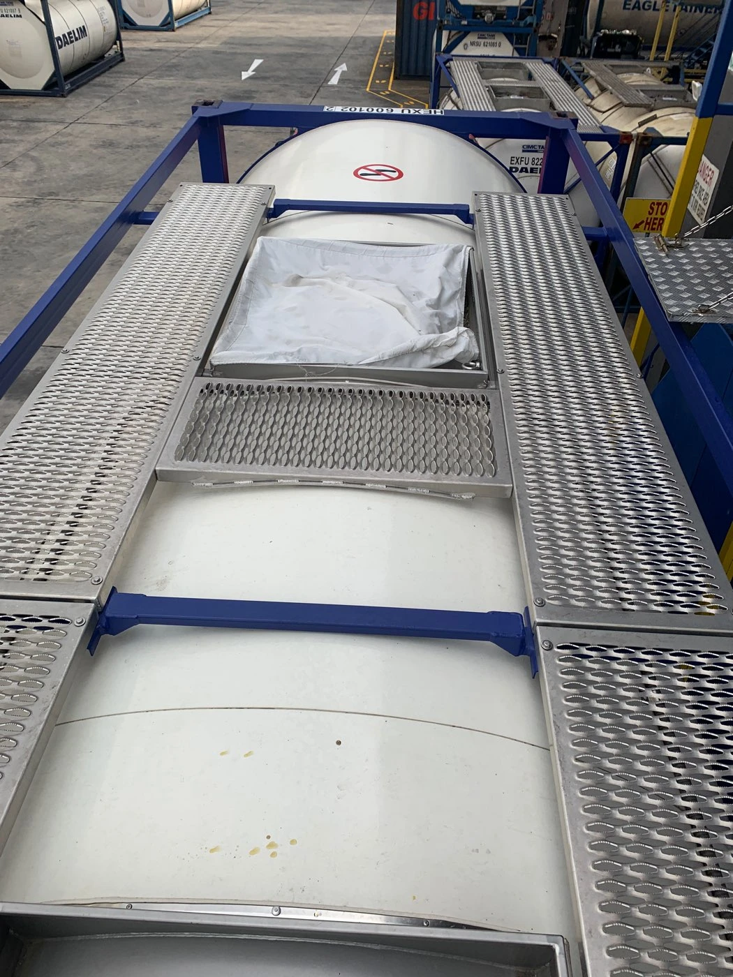Tangki Natrium Hidroksida dari ISO Tank T14 2
