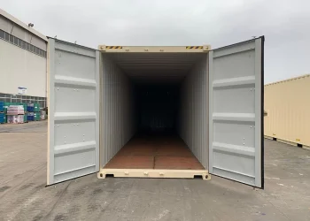 How Wide is a Shipping Container 20ft or 40ft