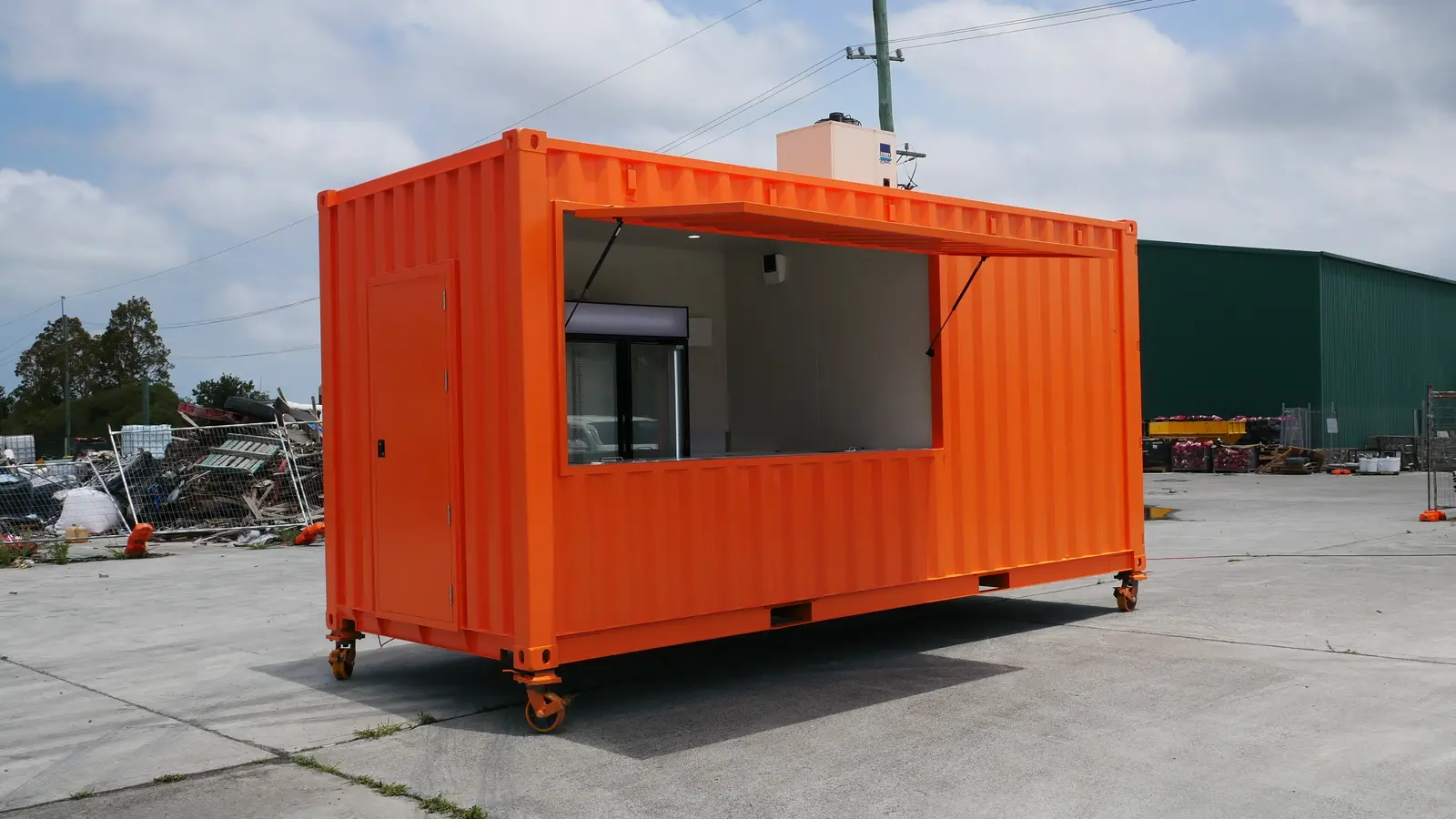 Container Bar With Cool Room 1