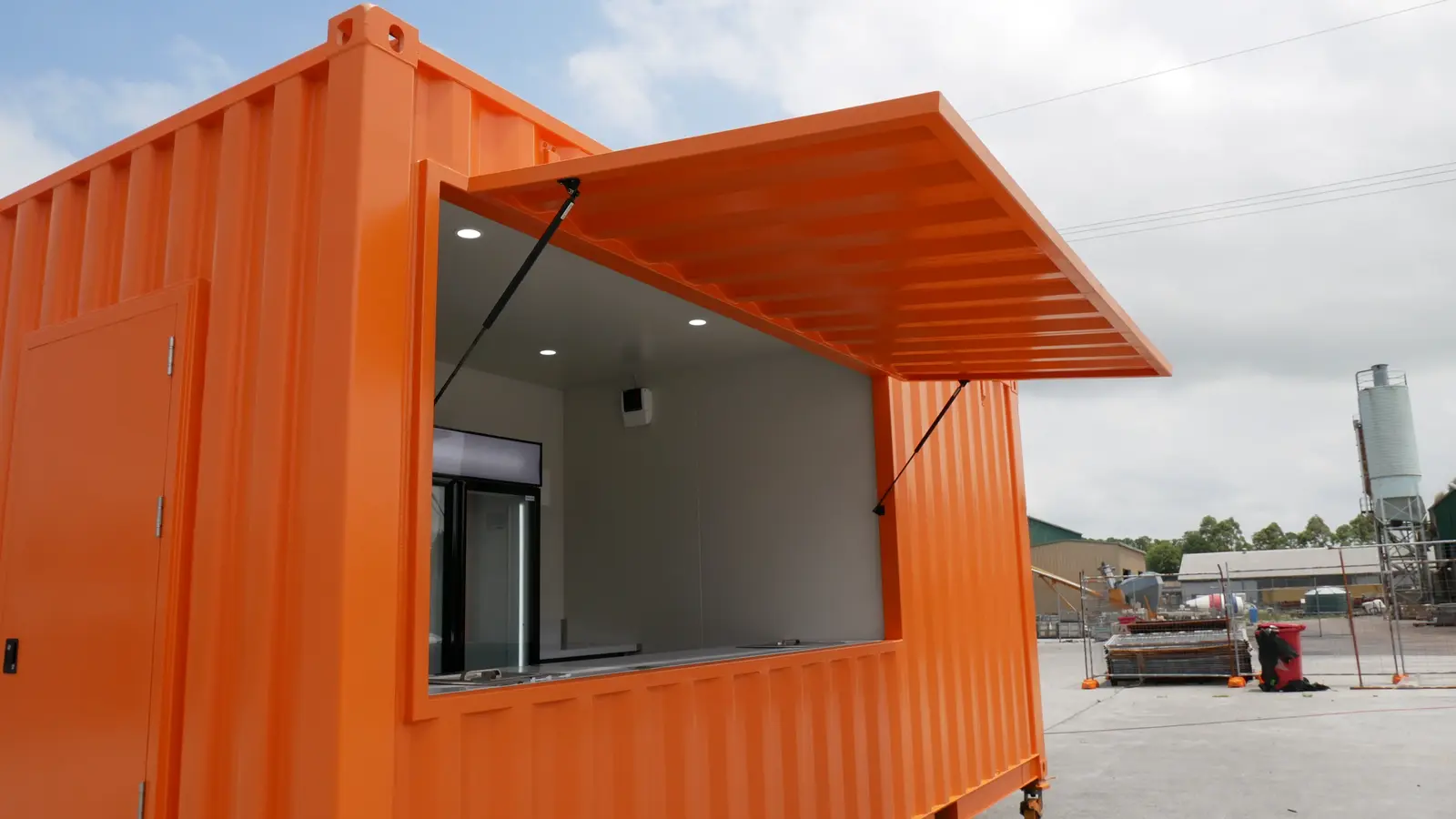 Container Bar With Cool Room 2