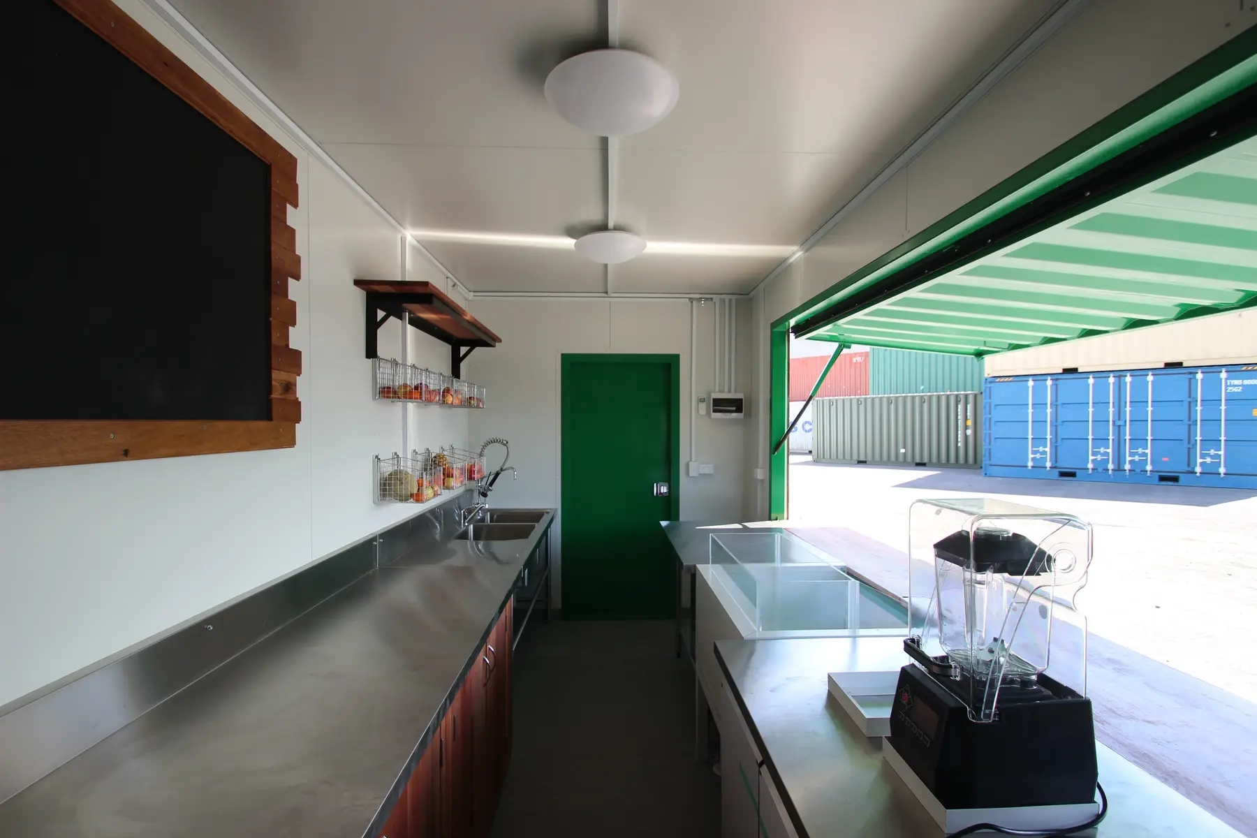 Juice Bar Container 2