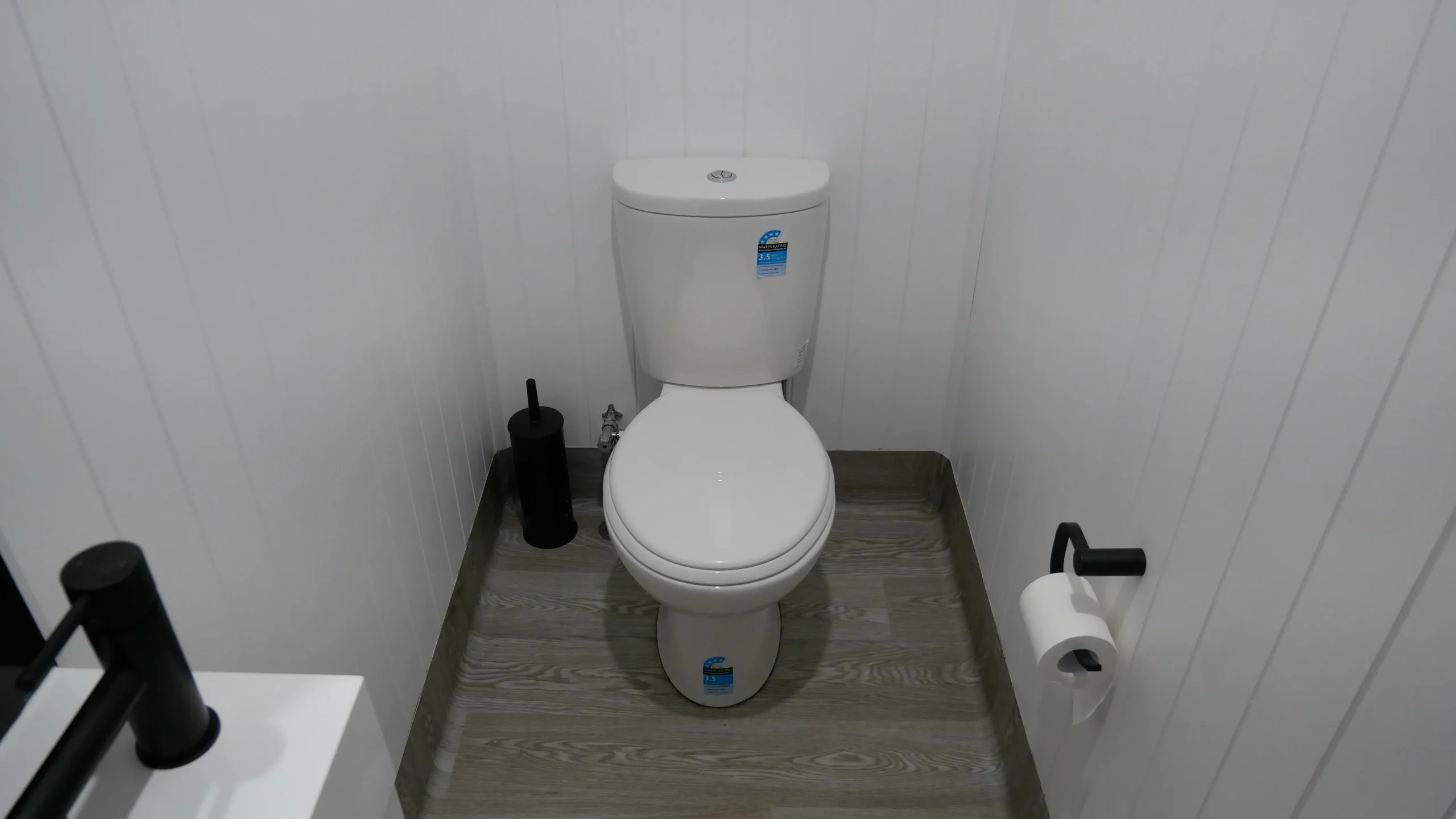 Toilet Umum Minimalis Modern 6 scaled