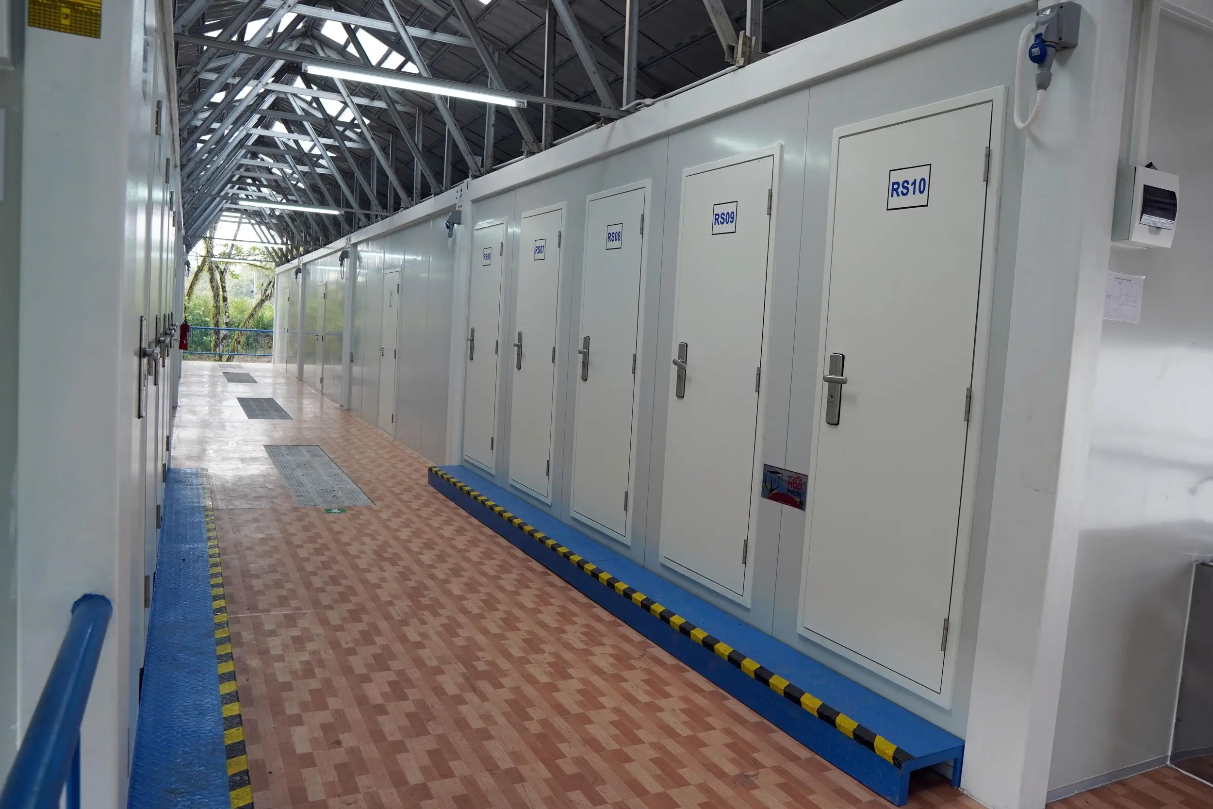 Toilet Umum Minimalis Modern dari Modular 2