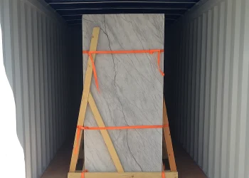 Which Container Should You Use for Safe Marble Slab Delivery? 5 Pengiriman Marmer Lembaran dengan Open Top Container