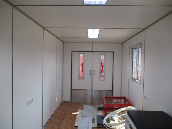 20′ Emergency Unit Container (Grey White Red)